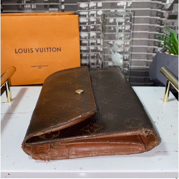 Louis Vuitton Monogram Wallet - Authentic - Picture 15 of 16